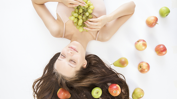 consumo de fruta para los cuidados del cabello