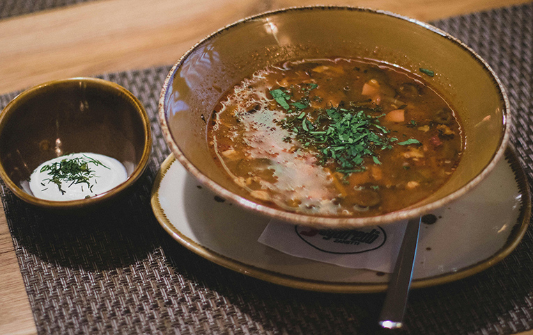 la sopa de lentejas beluga es una receta con poca sal